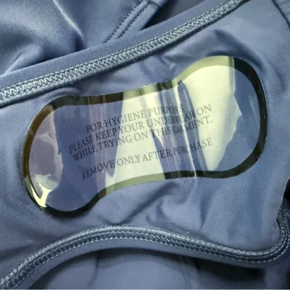 UNE PIECE Luxury One-Piece Swimsuit Navy Square Neck Tie Straps US 20 NWOT